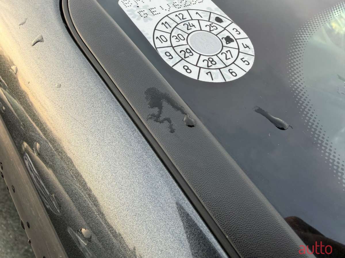 2011' Peugeot 5008 photo #5