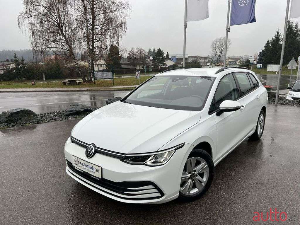 2022' Volkswagen Golf photo #1