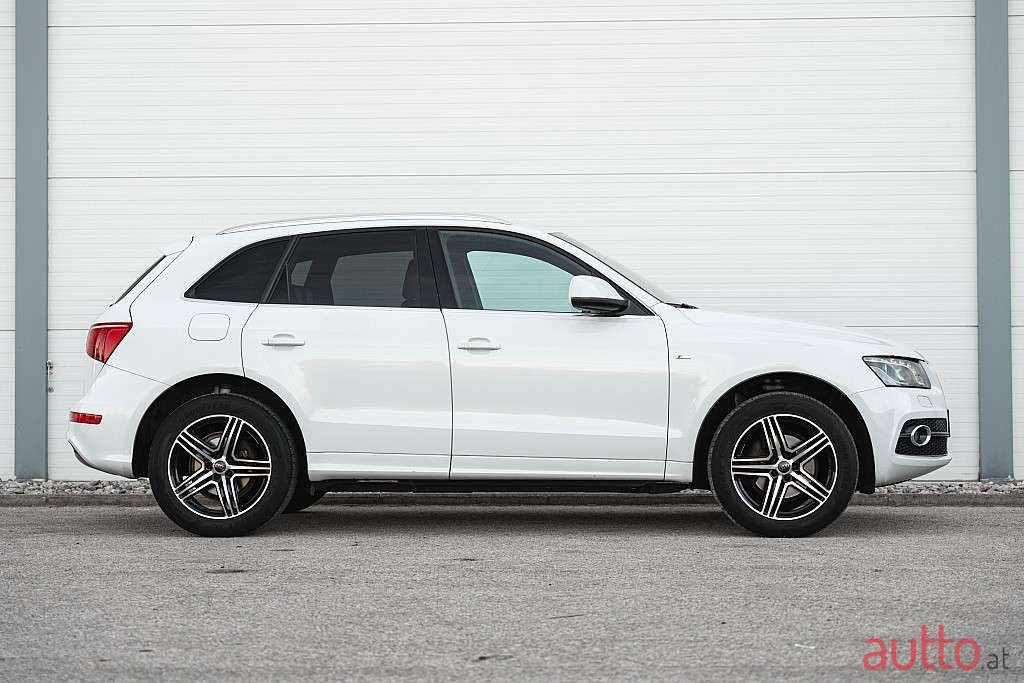 2011' Audi Q5 photo #5