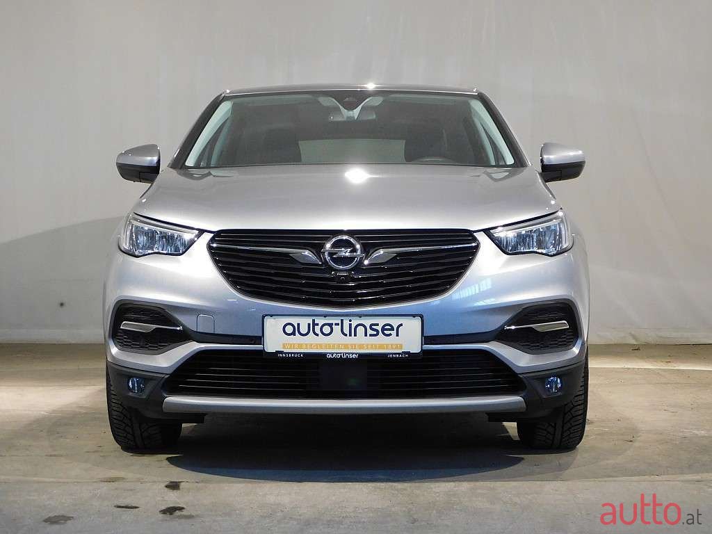 2020' Opel Grandland X photo #1