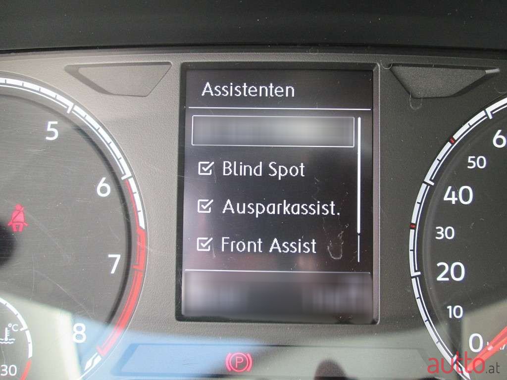 2020' Volkswagen T-Cross photo #3