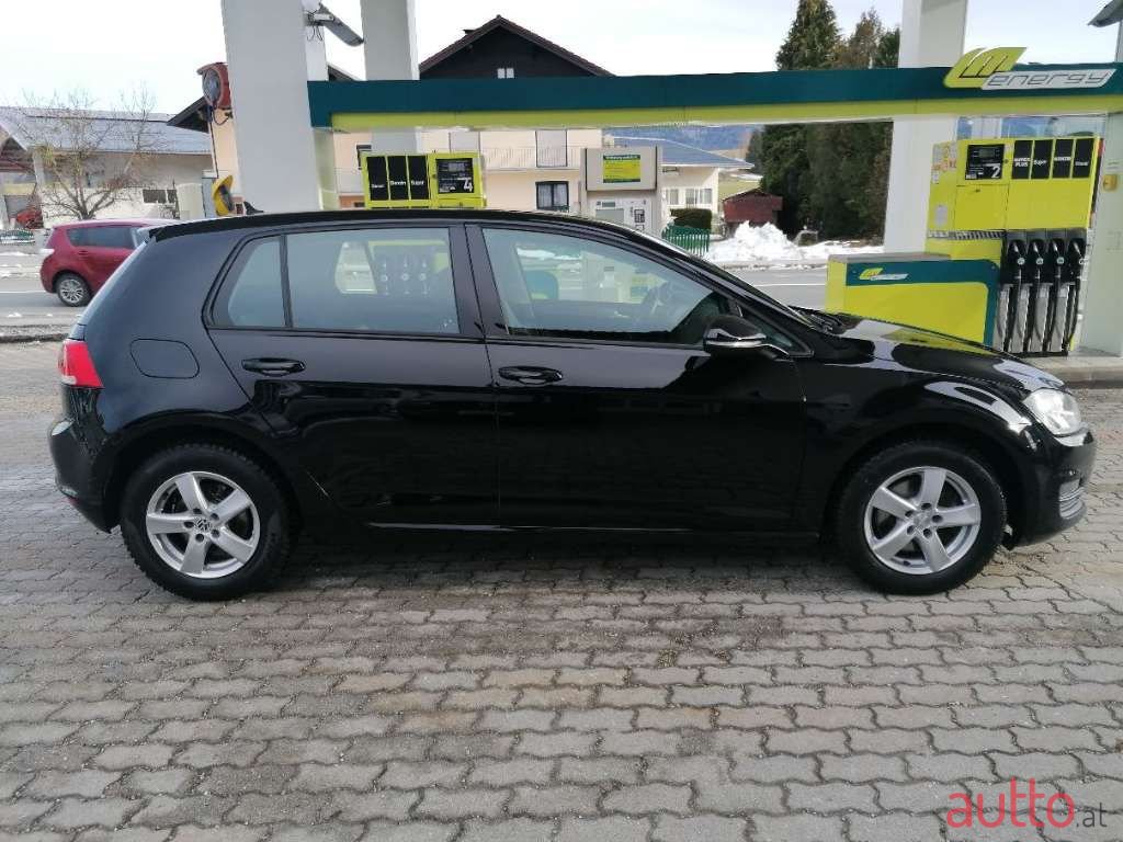 2016' Volkswagen Golf photo #4