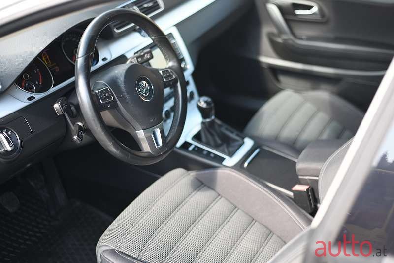 2012' Volkswagen photo #4