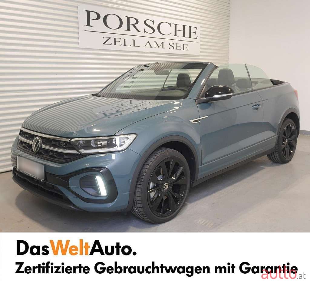 2023' Volkswagen T-Roc photo #2