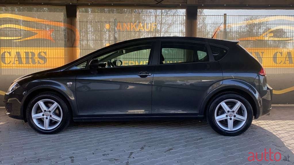 2010' SEAT Leon photo #4