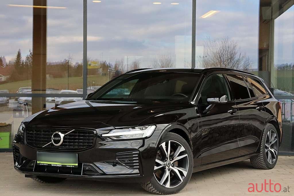 2021' Volvo V60 photo #1