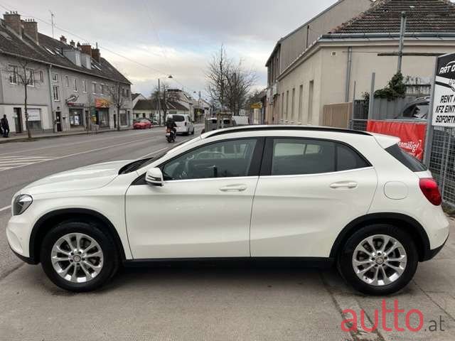 2016' Mercedes-Benz Gla Klasse photo #5