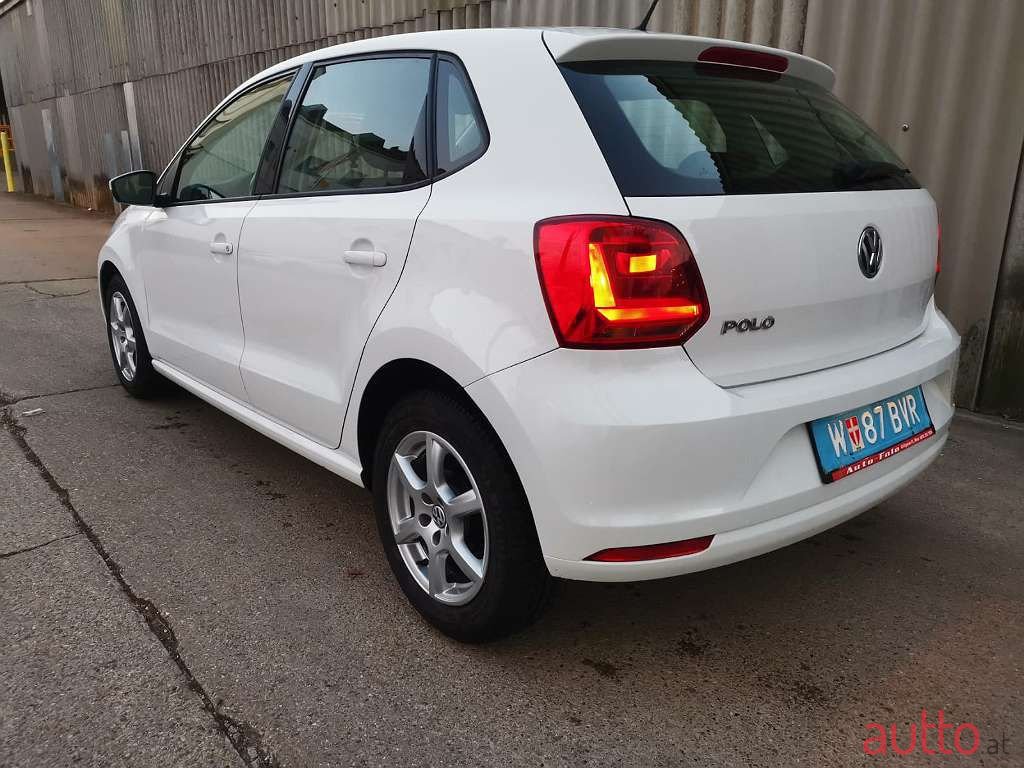 2017' Volkswagen Polo photo #3