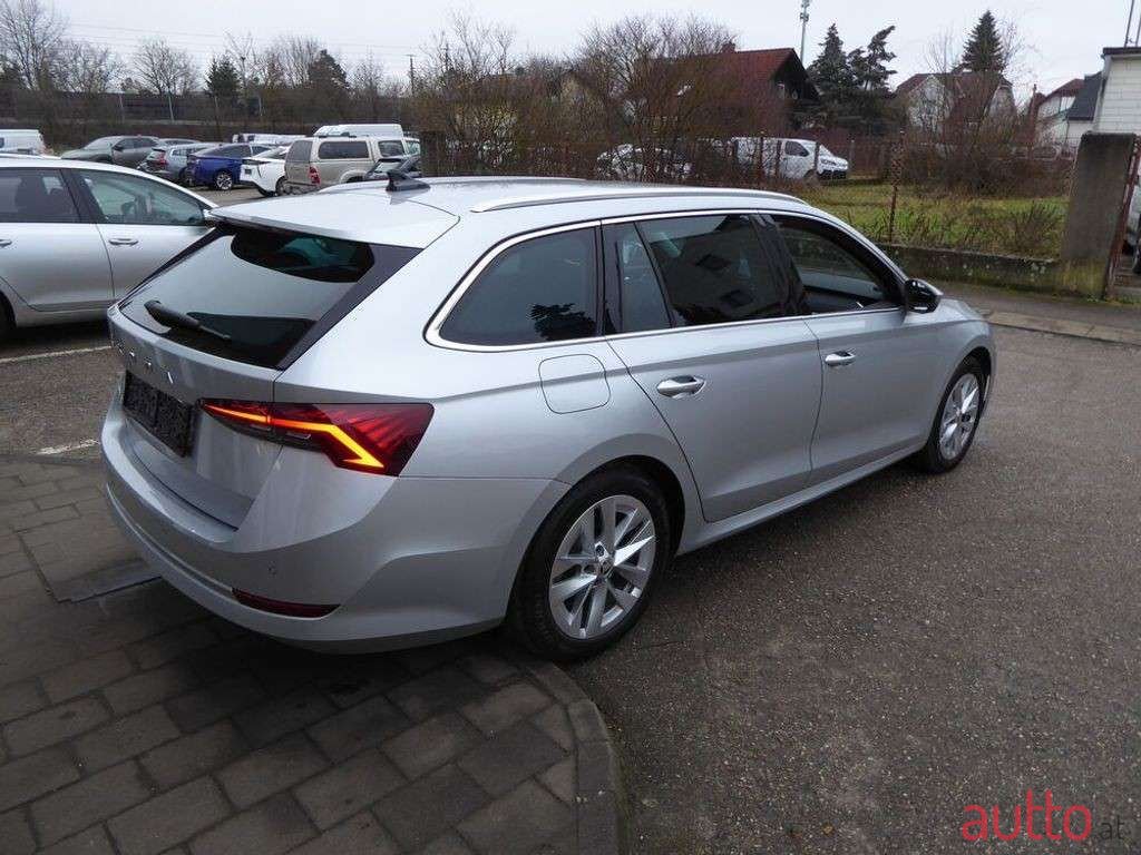 2022' Skoda Octavia photo #5