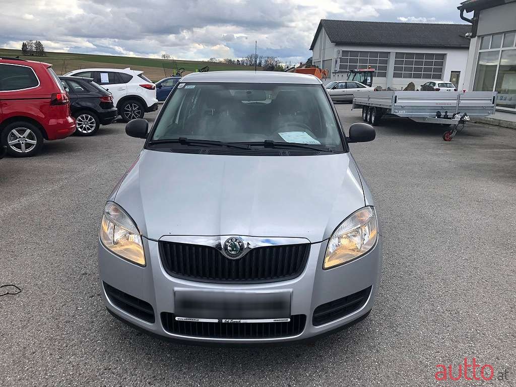 2009' Skoda Fabia photo #2