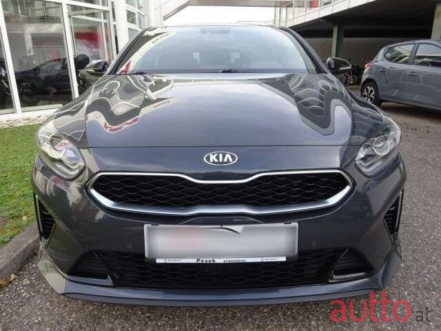 2019' Kia Proceed photo #2