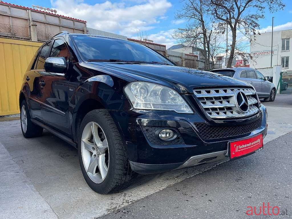 2010' Mercedes-Benz M-Klasse photo #2