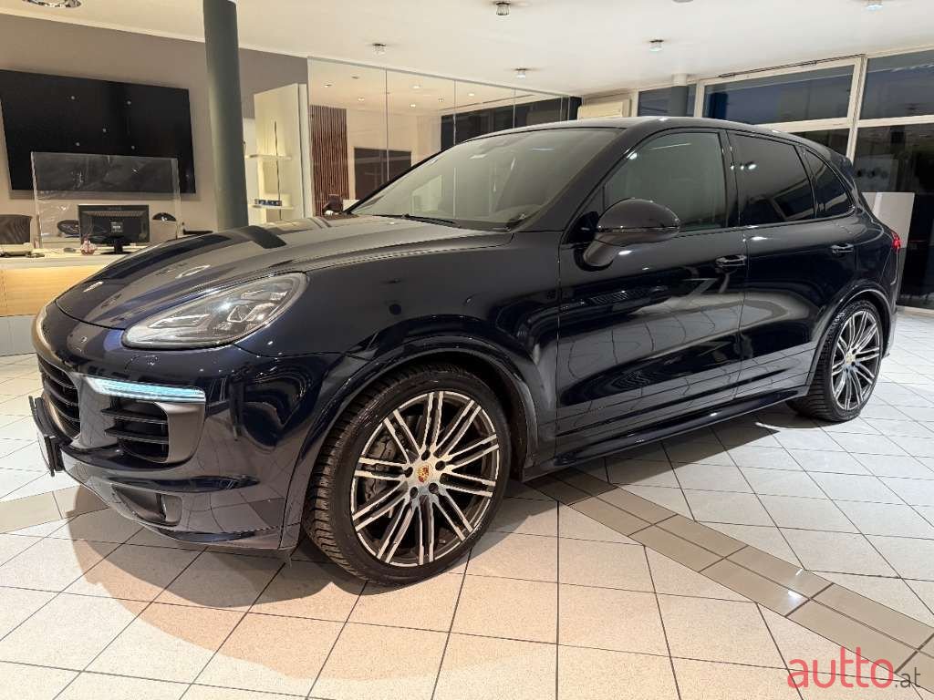 2015' Porsche Cayenne photo #6