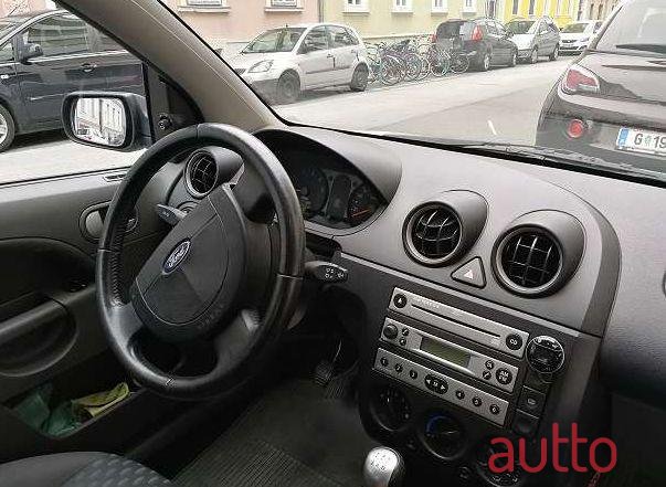 2003' Ford Fiesta photo #5