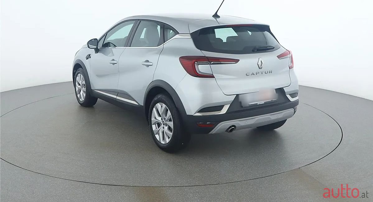 2020' Renault Captur photo #3