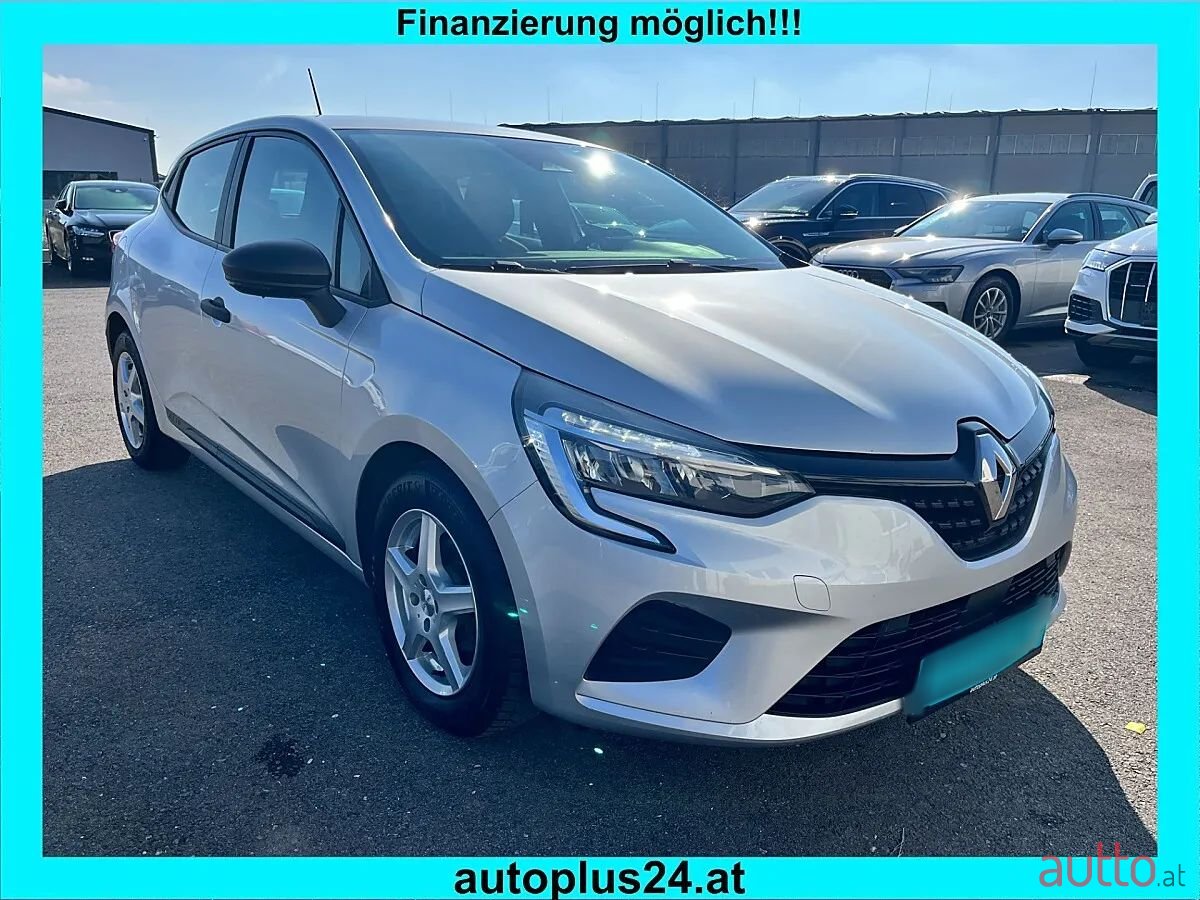 2023' Renault Clio photo #1