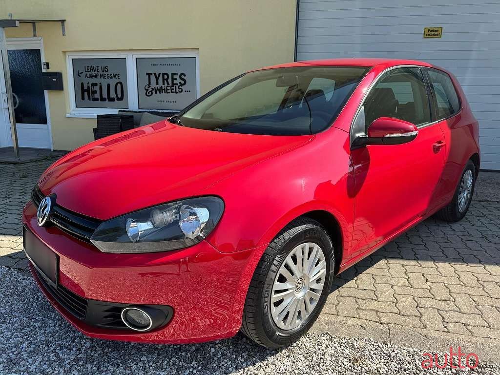 2010' Volkswagen Golf photo #4