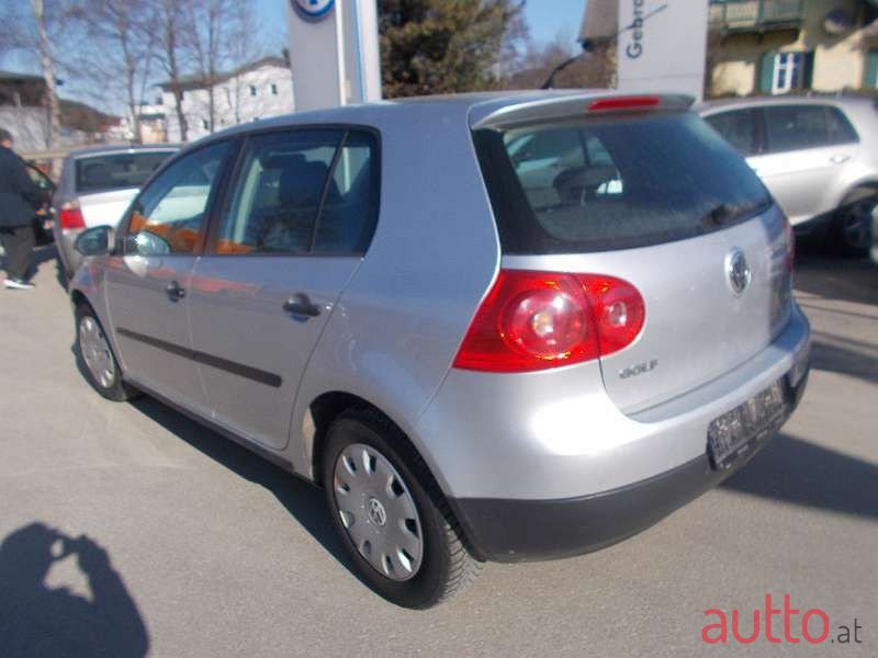 2006' Volkswagen Golf photo #2