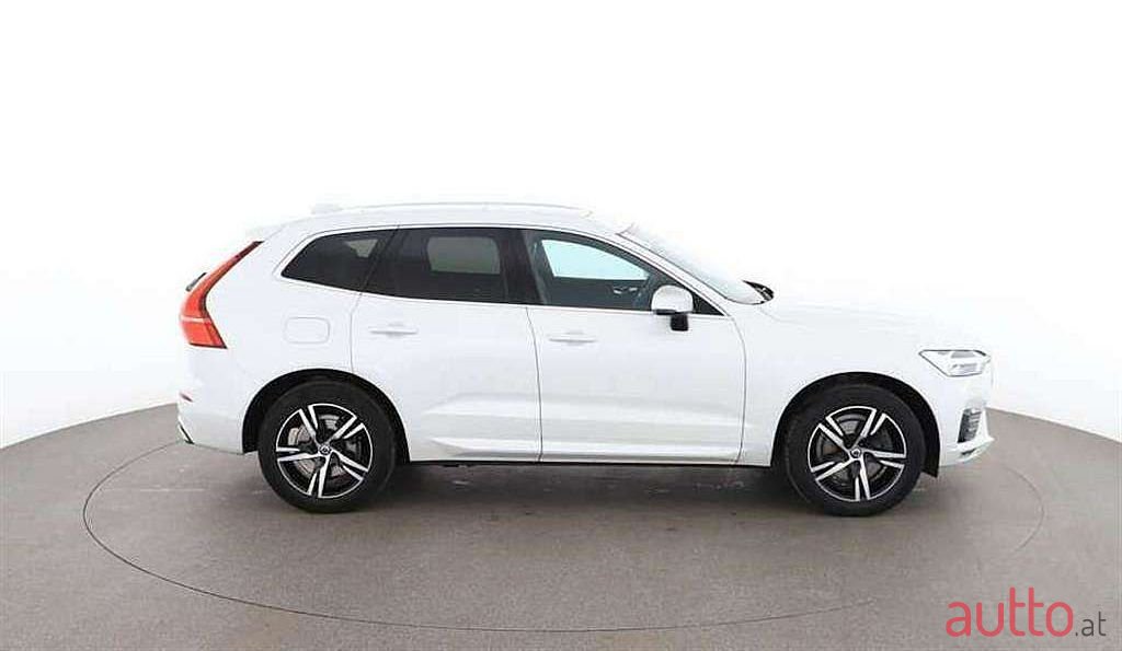 2019' Volvo XC60 photo #2