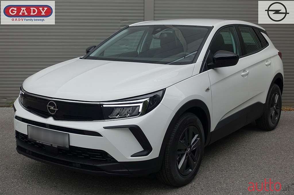 2022' Opel Grandland X photo #1