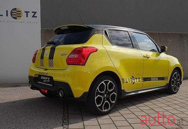 2019' Suzuki Swift photo #1