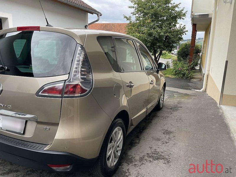 2014' Renault Scenic photo #5