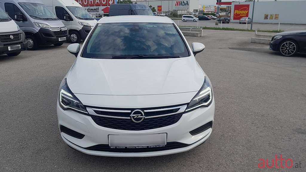 2016' Opel Astra photo #2