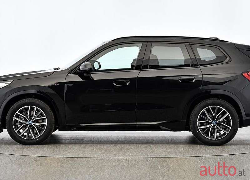 2024' BMW iX1 photo #6