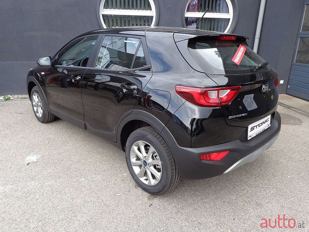 2021' Kia Stonic photo #3