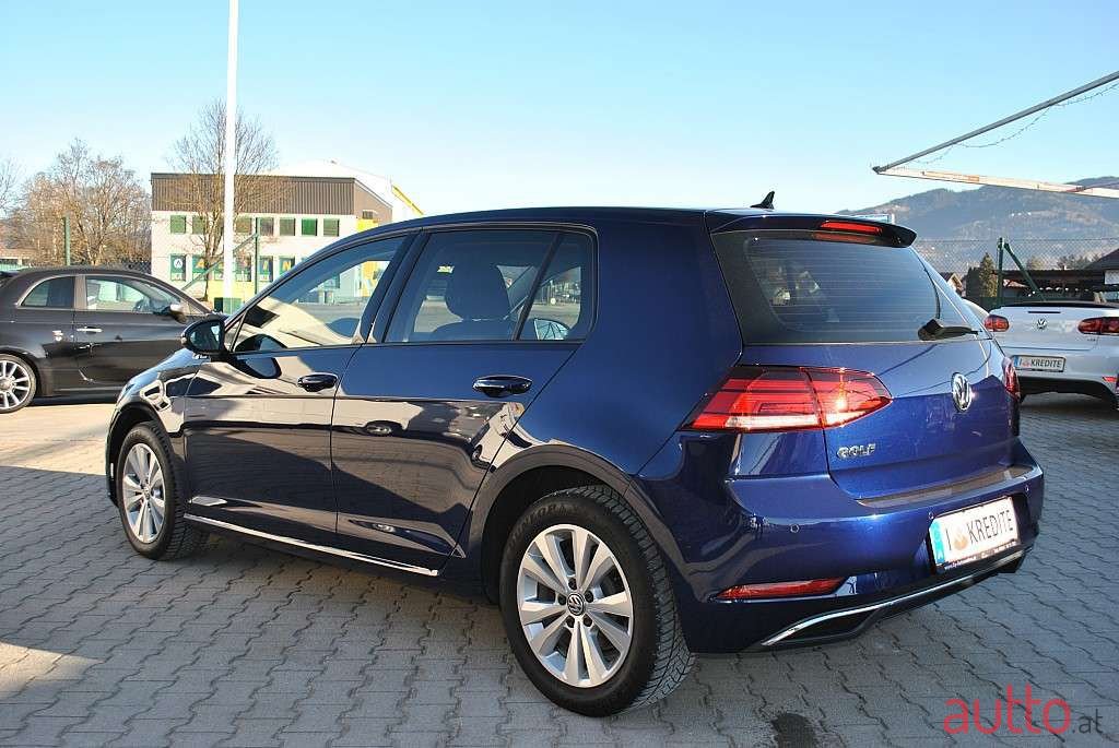 2019' Volkswagen Golf photo #4