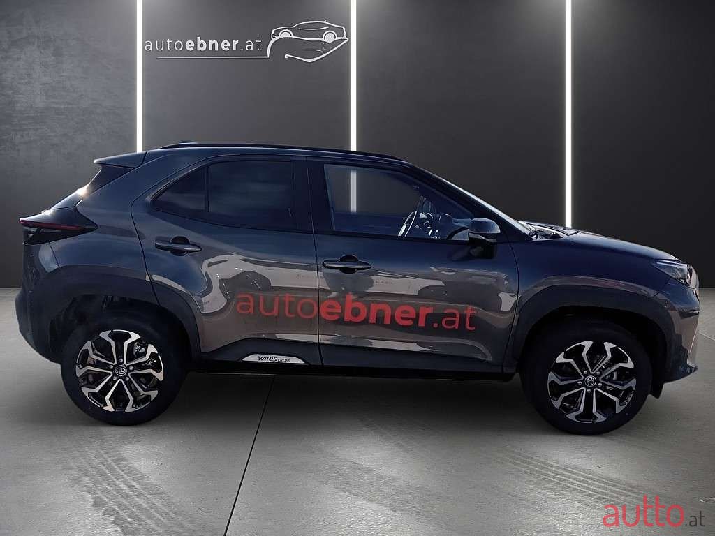 2024' Toyota Yaris Cross photo #4