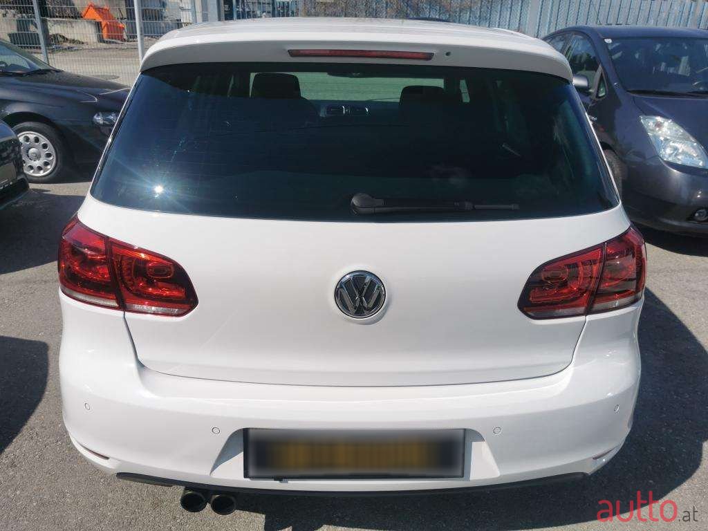 2011' Volkswagen Golf photo #6