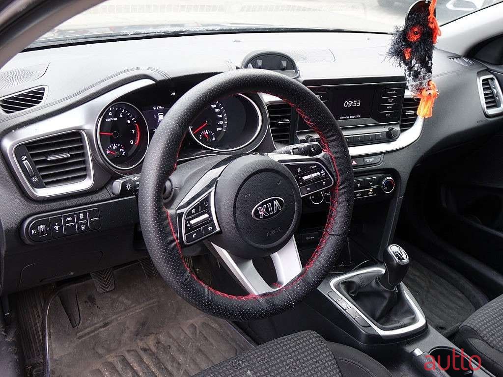 2020' Kia Ceed photo #3