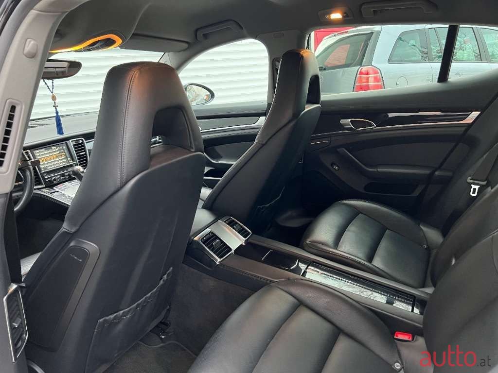 2012' Porsche Panamera photo #4