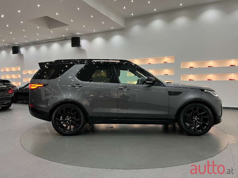 2018' Land Rover Discovery photo #6