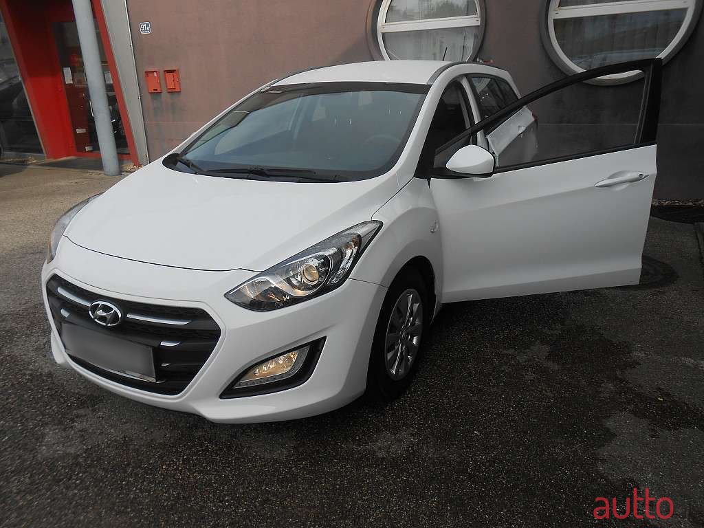 2016' Hyundai i30 photo #6