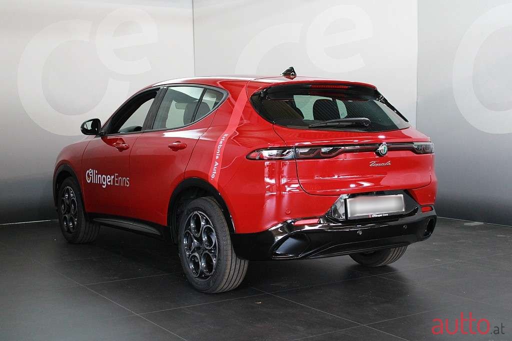 2024' Alfa Romeo Tonale photo #3