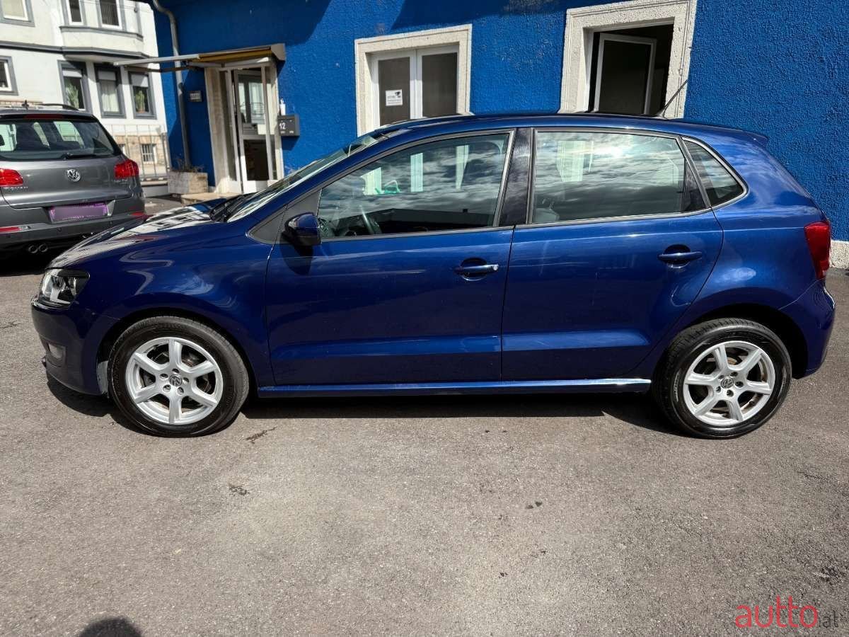 2010' Volkswagen Polo photo #2