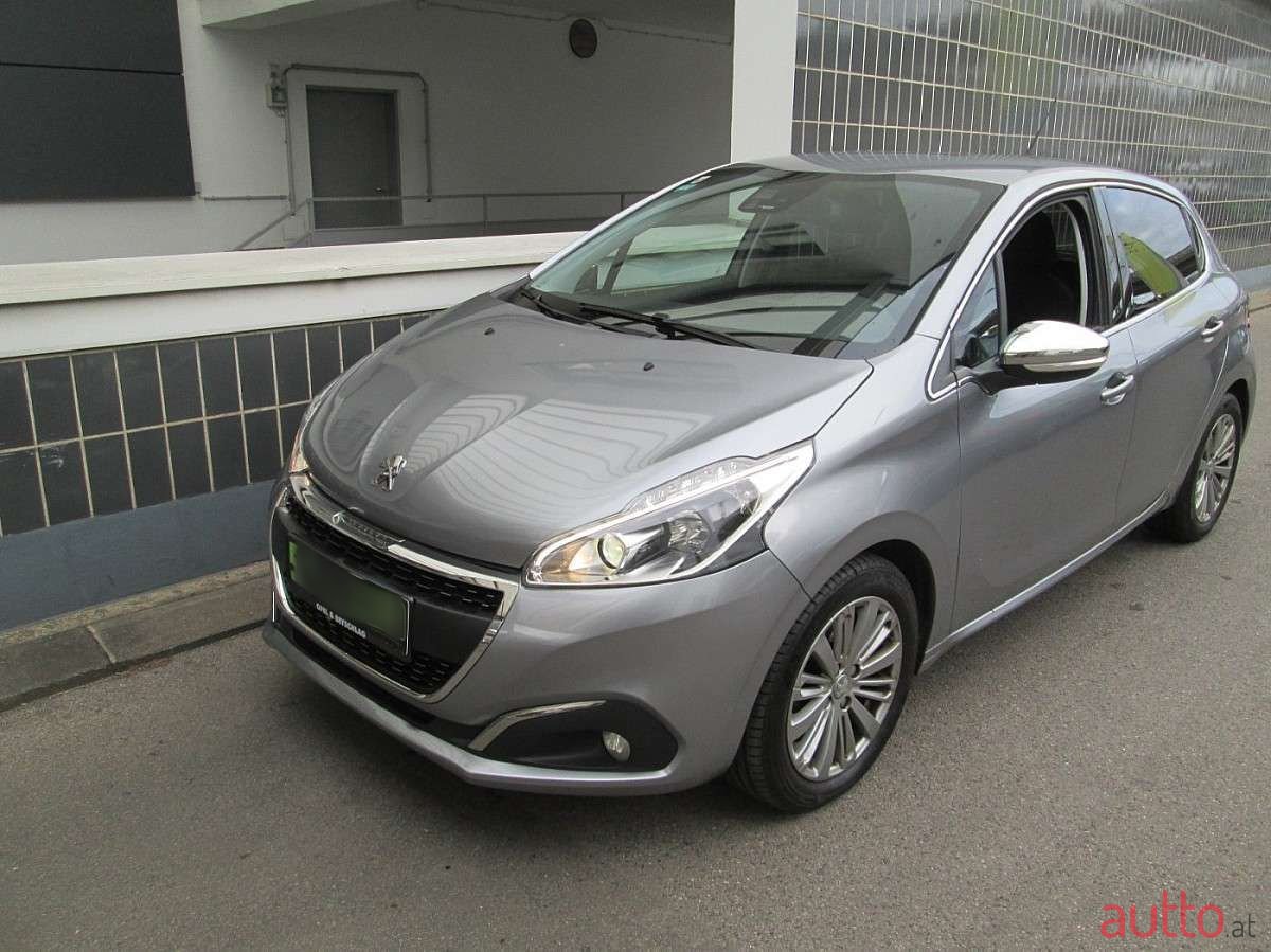 2019' Peugeot 208 photo #2