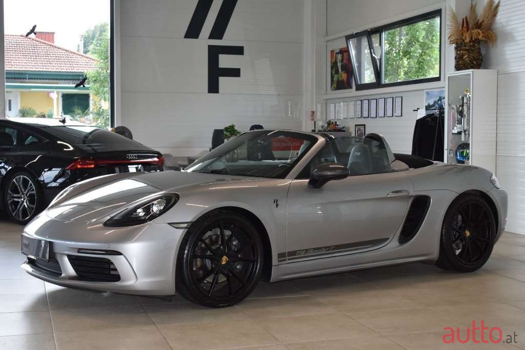 2020' Porsche Boxster photo #6