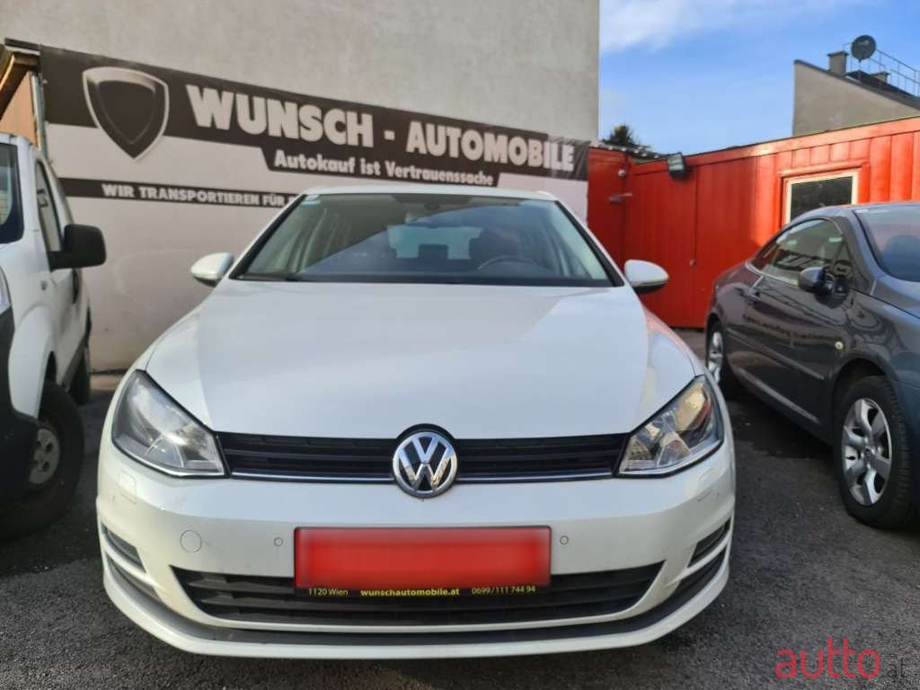 2013' Volkswagen Golf photo #2