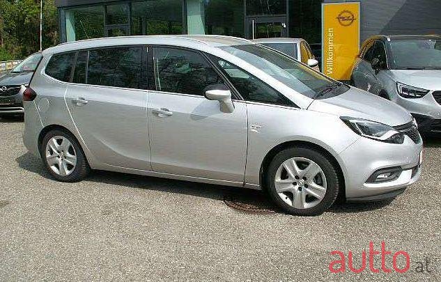 2019' Opel Zafira photo #1