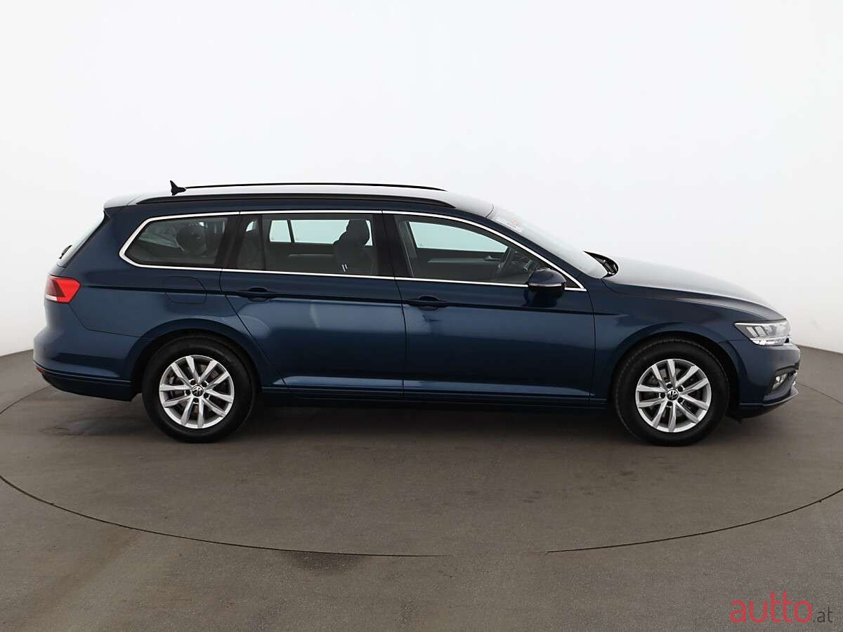 2021' Volkswagen Passat photo #3