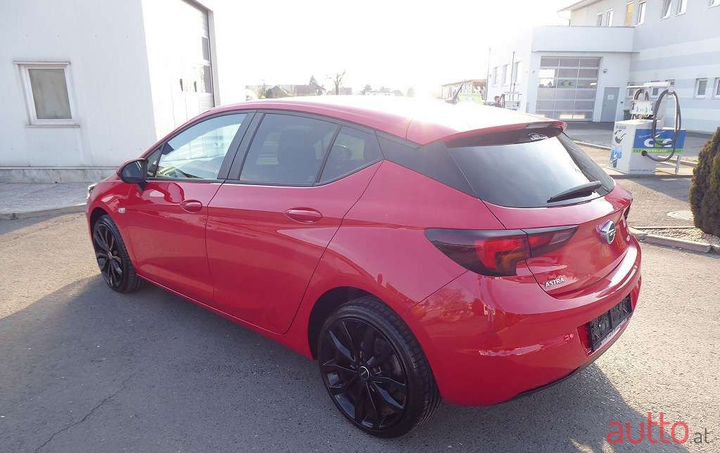 2017' Opel Astra photo #2