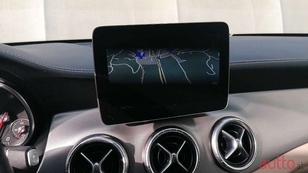 2018' Mercedes-Benz Cla-Klasse photo #4