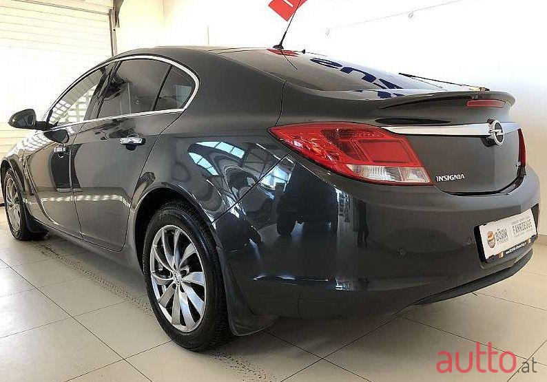 2013' Opel Insignia photo #2