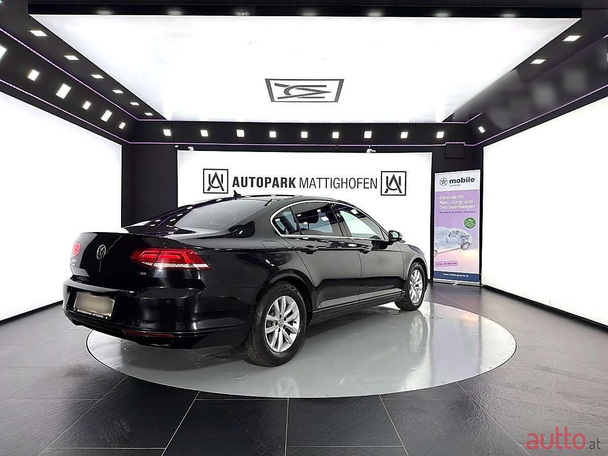 2017' Volkswagen Passat photo #6