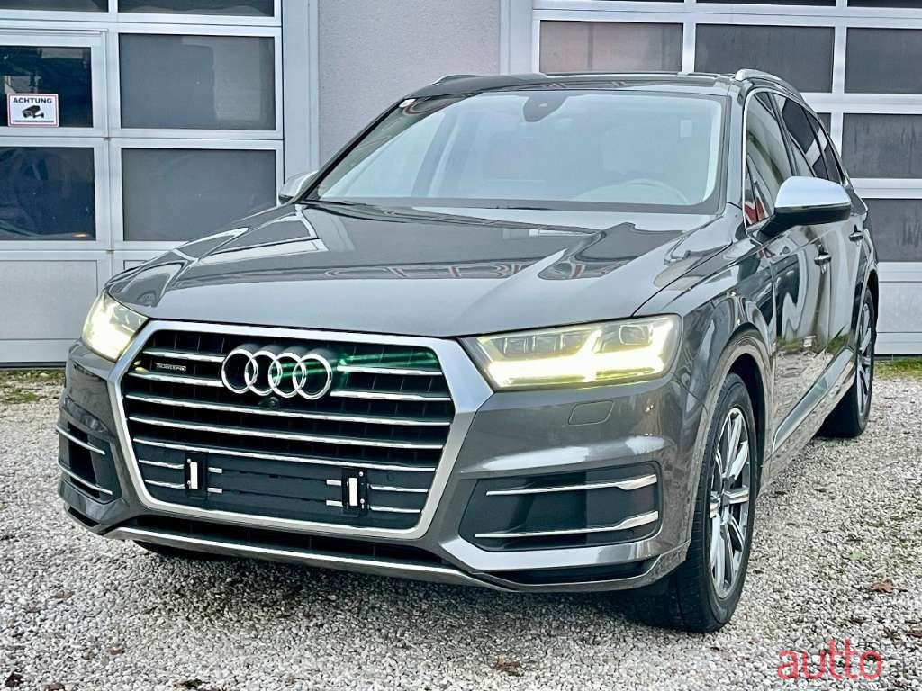 2019' Audi Q7 photo #2
