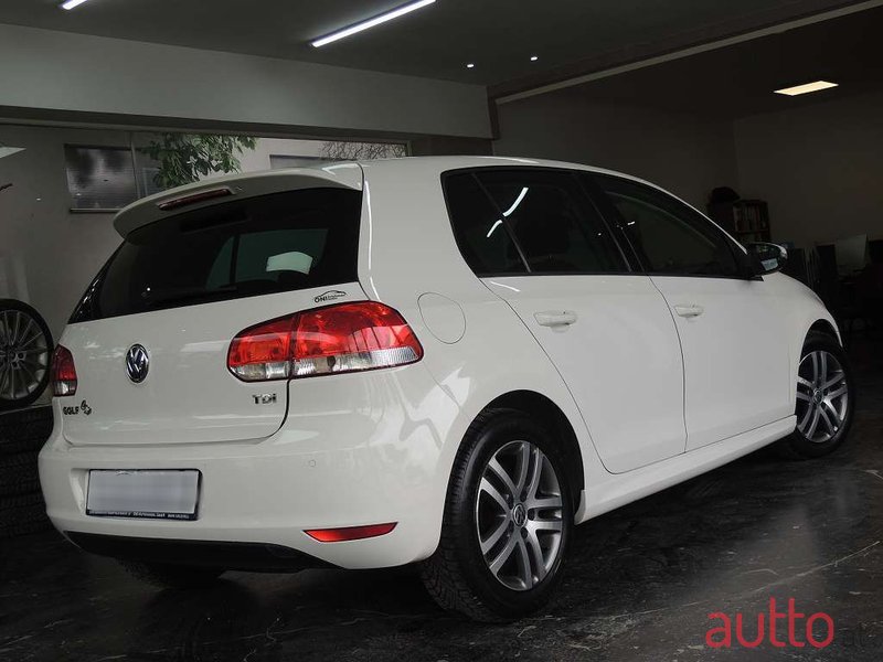 2011' Volkswagen Golf photo #6