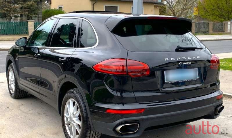 2015' Porsche Cayenne photo #4